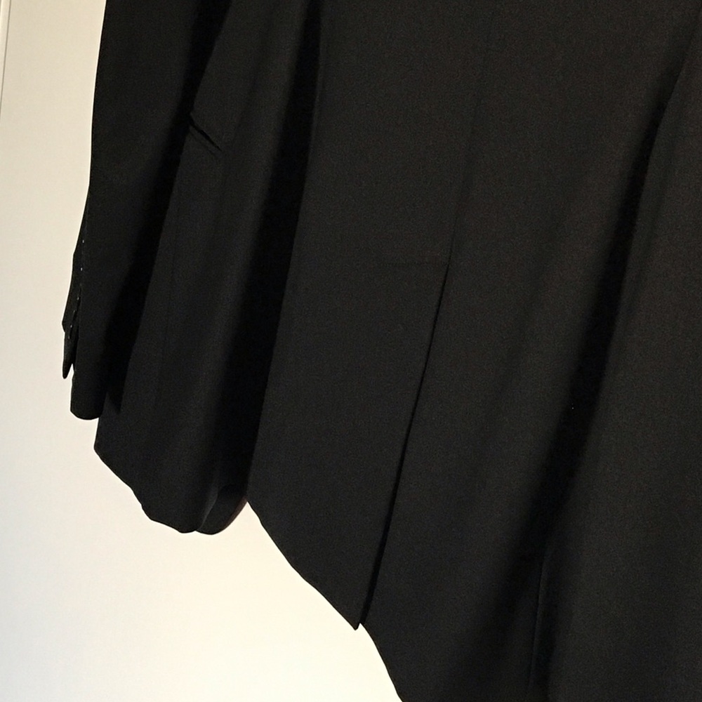 Burberry Black Blazer with Plaid Lining - Picture 5 of 6